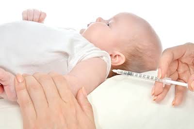 الآثار الجانبية لتطعيمات الأطفال