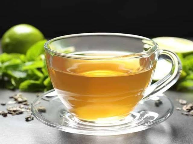 الشاي الأخضر مع القرنفل
