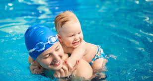 تفسير حلم السباحة مع طفل